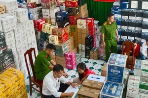 Thủ đoạn sản xuất, tiêu thụ hơn 10.000 chai rượu ngoại giả ở Khánh Hòa