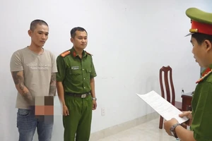 Bắt giữ thanh niên chém đứt lìa bàn tay người khác rồi bỏ trốn