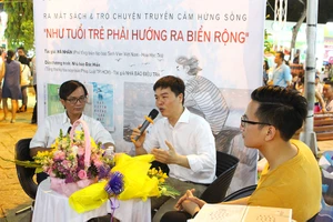 'Viết sách để bạn đọc khen trước chê sau là thành công của tôi'