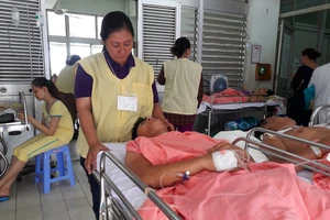 Tai nạn thảm khốc ở Bình Thuận: Phụ xe có thể bị liệt đôi chân