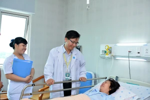 Ra nước ngoài điều trị bệnh thất bại, trong nước lại thành công