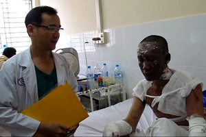 Nổ tàu cá Phú Quốc: Chuyển ba nạn nhân lên BV Chợ Rẫy