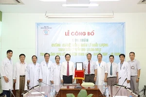 BV Chợ Rẫy nhận chứng chỉ chất lượng ISO đầu tiên ở phía Nam