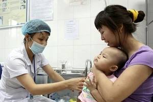 Giảm gánh nặng bệnh tật khi được tiêm ngừa vaccine từ nhỏ