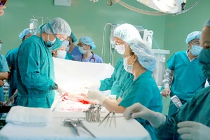 Bác sĩ 3 BV phối hợp cứu sống sản phụ nguy kịch