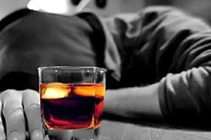 Uống như thế nào để tránh nguy cơ ngộ độc rượu dịp tết