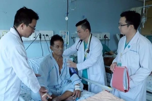 Bệnh nhân Sing thoát án tử nhờ báo động đỏ liên viện