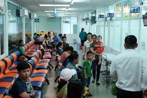 Ồ ạt đưa con đi cắt bao quy đầu 