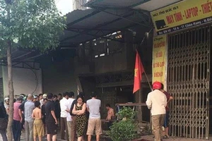 Nghi mìn nổ trước nhà làm 2 bà cháu thương vong