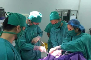 Bé 3 tuổi chấn thương sọ não sau cú ngã trong nhà