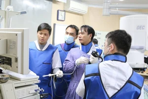 Dẫn lưu khối u lớn cứu người đàn ông nghiện rượu