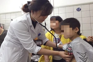 Bé 8 tuổi bị tan máu cấp nghi ăn bò khô nhuộm màu