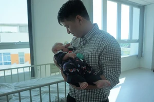 Bác sĩ 9X dùng FB khám bệnh, làm từ thiện