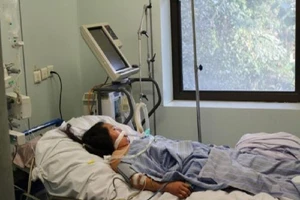 Nữ bệnh nhân thứ 3 bị virus ăn não đang nguy kịch 