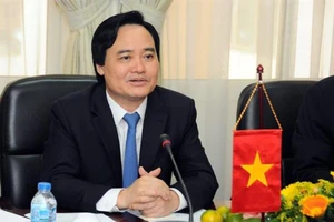 Bộ trưởng Phùng Xuân Nhạ nhận trách nhiệm trước dân vụ thi cử