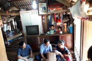 Từ vụ cả làng lo nhiễm HIV: Chỉ là phần nổi của tảng băng chìm