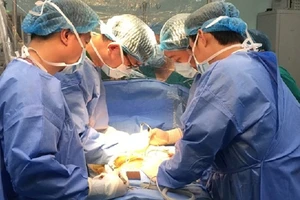 Ghép gan cứu sống 2 bé trai xơ gan giai đoạn cuối