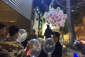 Ngộ độc, teo tóp cơ thể vì hít 30 quả bóng cười mỗi ngày