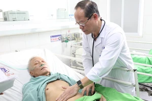 Người đàn ông sống lại sau hơn 1 tiếng tim ngừng đập