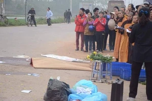 Vụ xe khách đâm đoàn đưa đám ma: 20 giây, mất 7 mạng người
