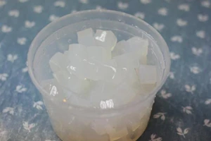 Cô giáo phạt HS ăn trong nhà vệ sinh bị chấm dứt hợp đồng