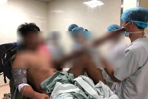 Trắng đêm cứu thanh niên bị thanh sắt 2m đâm xuyên người