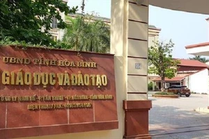 Gian lận thi cử Hòa Bình: Xem xét kiểm điểm 26 cán bộ