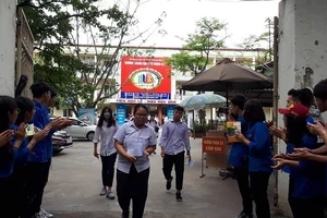 Hà Nội: 6 HS vi phạm quy chế, 3 HS bị 'bắt' do mang tài liệu