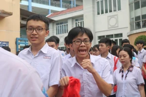 Bộ Giáo dục công bố điểm sàn khối ngành sức khỏe, sư phạm