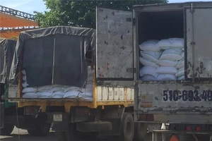 Bộ Công an triệt phá vụ buôn lậu đường cực lớn từ Campuchia