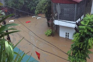 5 người chết do mưa lũ, Bộ trưởng Bộ GD&ĐT gửi công điện khẩn