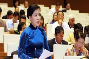 Vụ SGK lớp 1: Đừng để quay lại thời độc quyền SGK