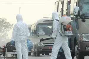 Nóng: 14 ca nghi COVID-19 tại BV Bệnh Nhiệt đới Trung ương