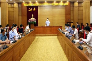 Thêm 8 ca nghi mắc COVID-19: Vĩnh Phúc họp khẩn lúc 0 giờ 30