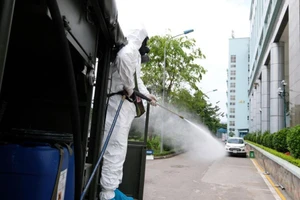 Cùng tham dự buổi giới thiệu dự án: 2 F1 nghi mắc COVID-19