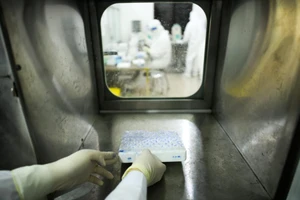 Hà Nội: Nhân viên kế toán BV Đức Giang nghi mắc COVID-19