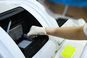 Trưa 17-6 thêm 220 ca COVID-19 sau 6 giờ, TP.HCM có 30 ca 