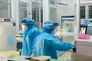 Trưa 3-7 thêm 330 ca COVID-19, TP.HCM thêm 249 ca chỉ sau 6 giờ