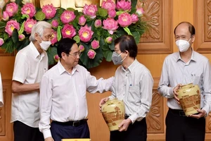 Thủ tướng: Chúng ta không thể sử dụng biện pháp cách ly, phong toả mãi