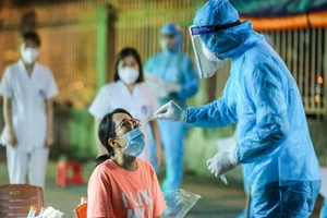 Hà Nội tiêm 360.690 mũi vaccine 1 ngày, xét nghiệm gần 900.000 mẫu phát hện 9 F0