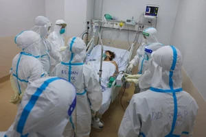 Tối 5-11 thêm 7.504 ca mắc tại 60 tỉnh, thành phố, Cao Bằng có ca mắc đầu tiên