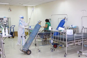 Tối 26-11 ca mắc tăng cao vượt 13.000 ca, thêm 137 ca tử vong