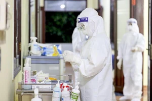 Tối 30-12 cả nước thêm 17.000 ca mắc COVID-19, Hà Nội tiếp tục nhiều nhất