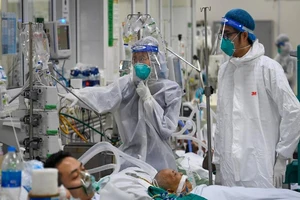 Ca bệnh mắc biến chủng Omicron đầu tiên ở Việt Nam xuất viện