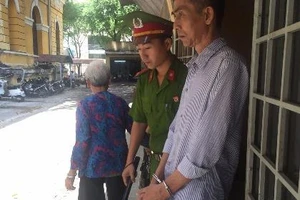 Con trai làm giả giấy tờ nhà của mẹ đi lừa đảo tiền tỉ