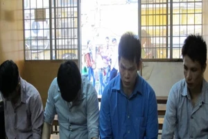 Đập phá tài sản đòi nợ, băng cho vay nặng lãi lãnh án