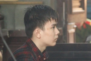 Thiếu niên 16 tuổi xâm hại cùng lúc 3 chị em ruột