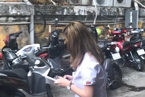 Kiều nữ lừa bán vé máy bay lấy tiền bao trai