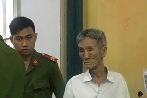 U70 hiếp dâm cháu bé ngoài đường