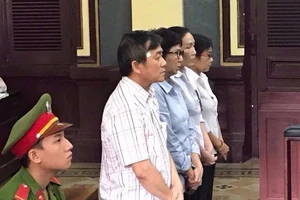 Tổng giám đốc lấy tài sản chung đi lừa đảo tùm lum